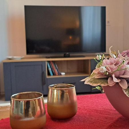 Napraforgo Apartman Apartment Сегед Екстериор снимка