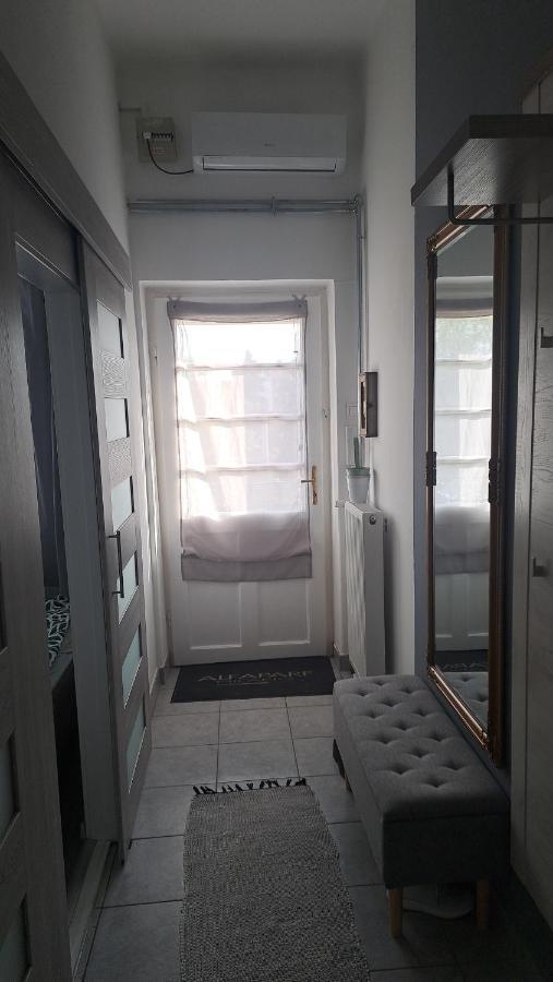 Napraforgo Apartman Apartment Сегед Екстериор снимка