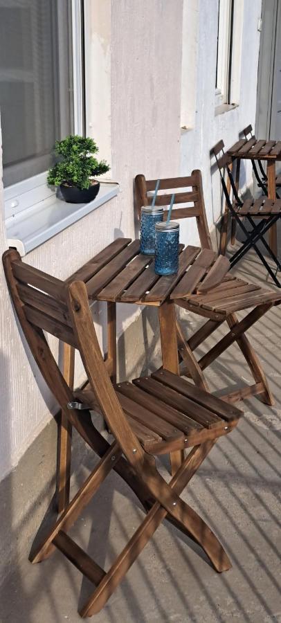 Napraforgo Apartman Apartment Сегед Екстериор снимка
