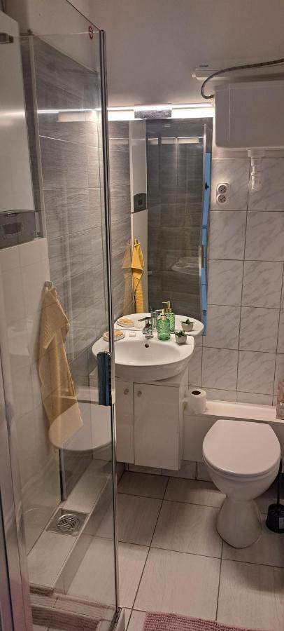 Napraforgo Apartman Apartment Сегед Екстериор снимка